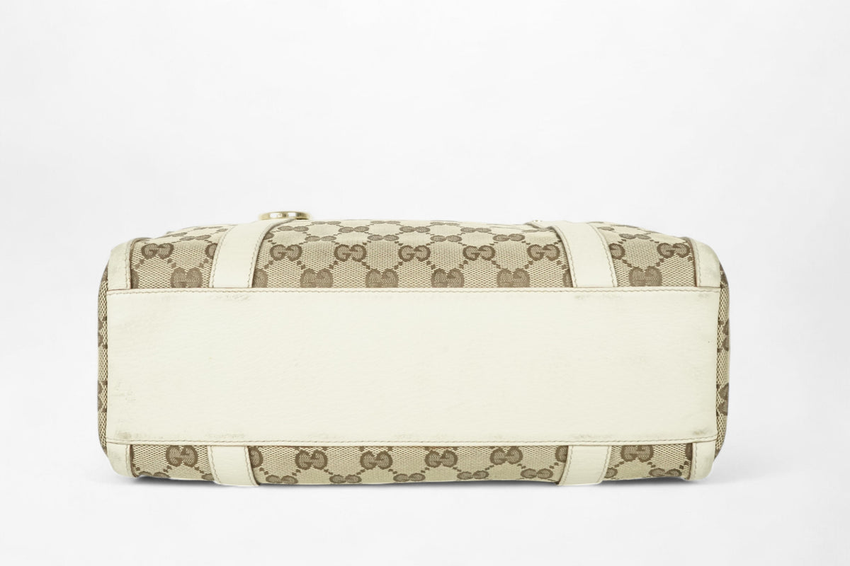 Bolsa Boston Gucci Abbey com argola em D